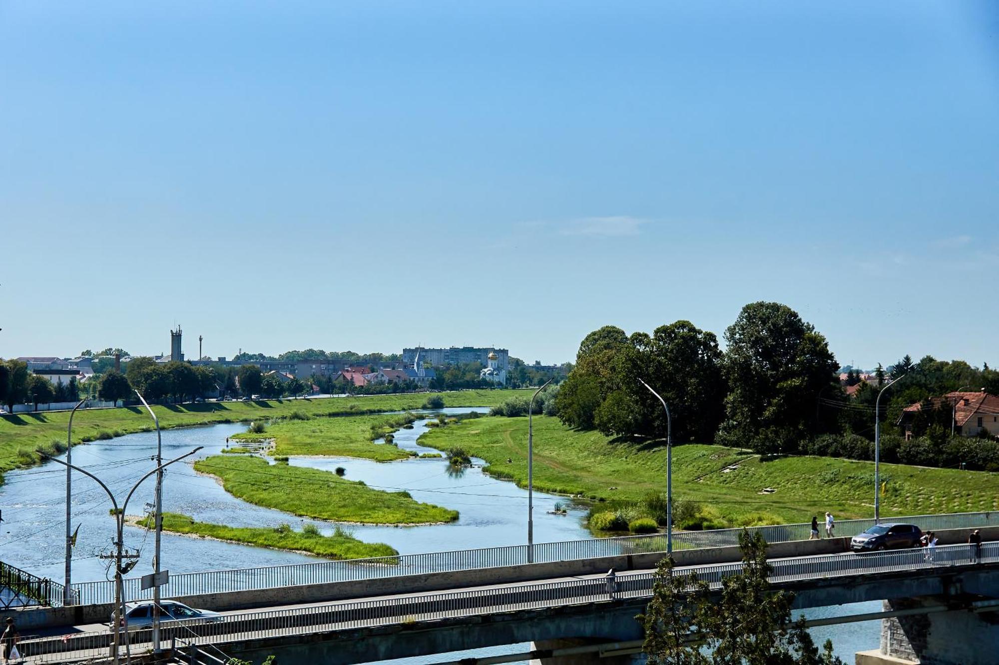 Wonderful Panoramic View Apartment Мукачеве Екстериор снимка