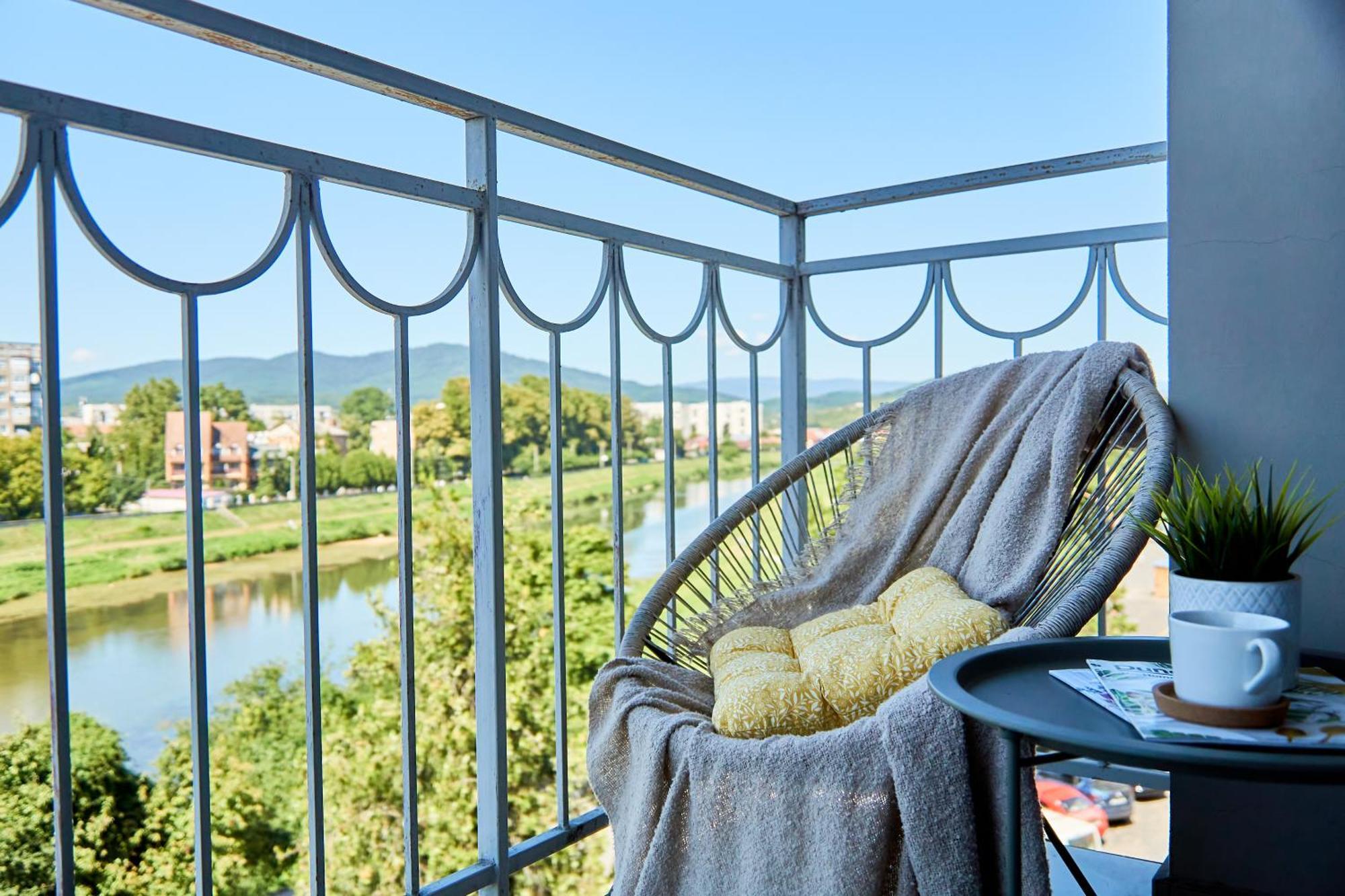 Wonderful Panoramic View Apartment Мукачеве Екстериор снимка