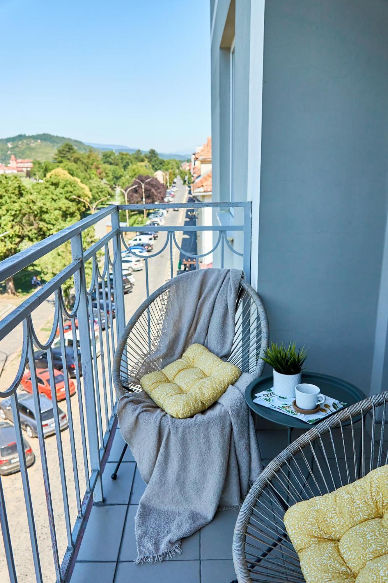 Wonderful Panoramic View Apartment Мукачеве Екстериор снимка